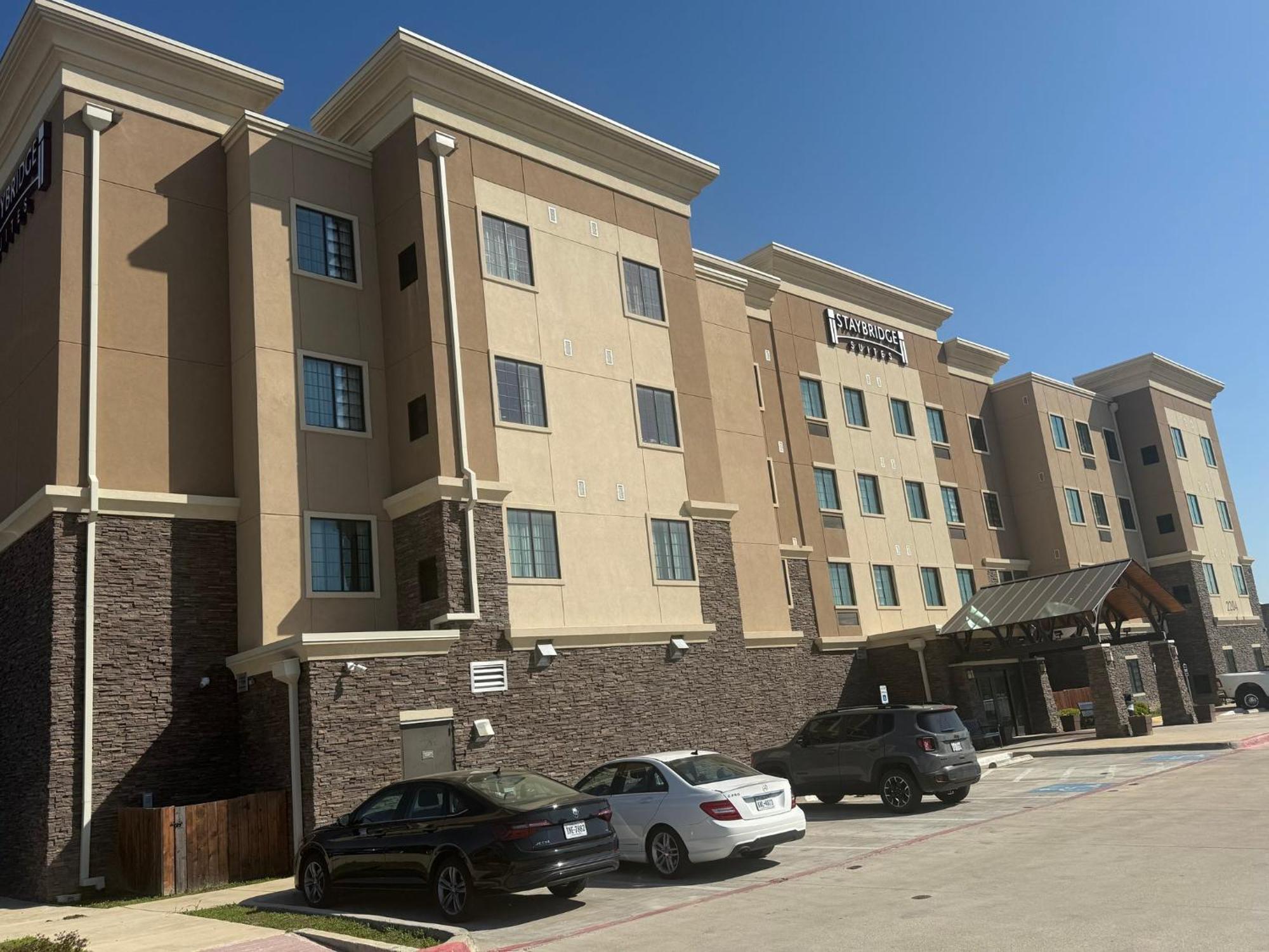 Staybridge Suites - Denton By Ihg Екстериор снимка